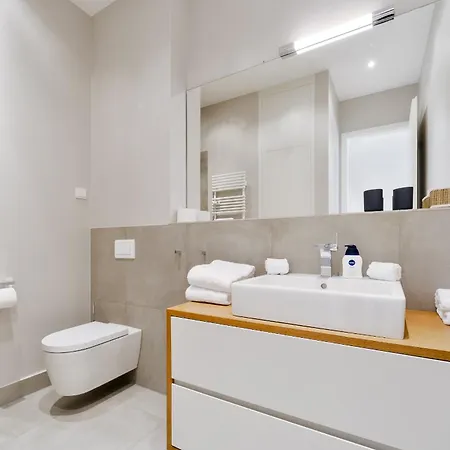 Fabel Am Nord Bhf Apart Otel 4*