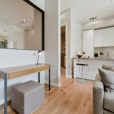 Fabel Am Nord Bhf Apart Otel 4*