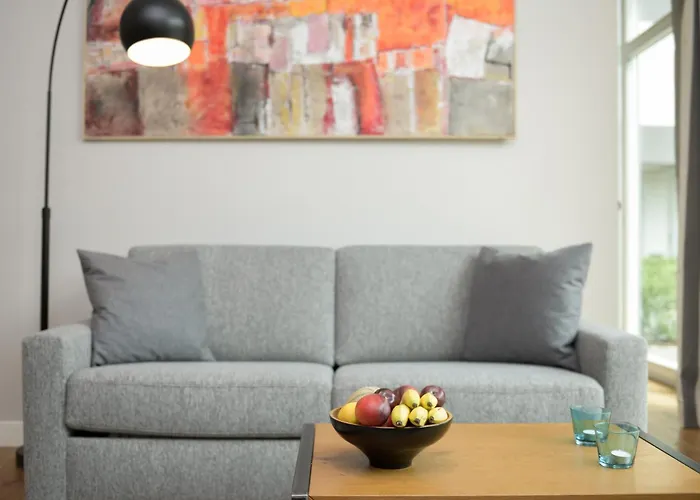 Fabel Apartments Am Nord Bhf 4*