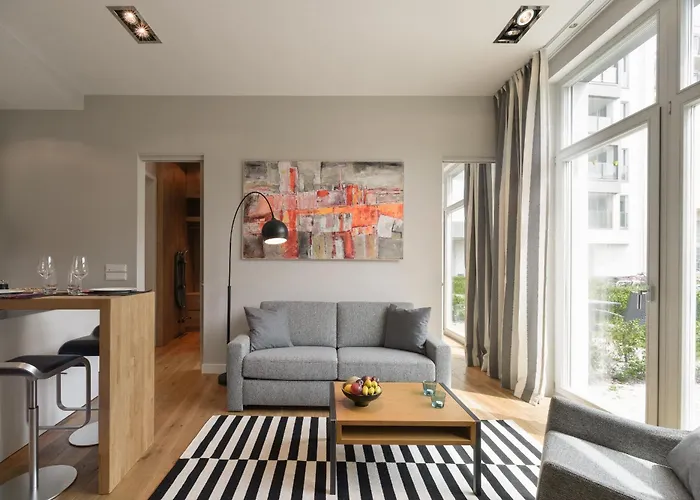 Fabel Apartments Am Nord Bhf 4*